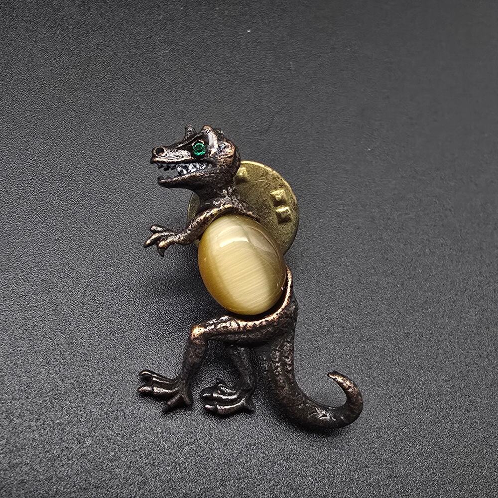 Jelly Belly Dinosaur Tack Pin Yellow Bronze Tone Vintage 1990s
